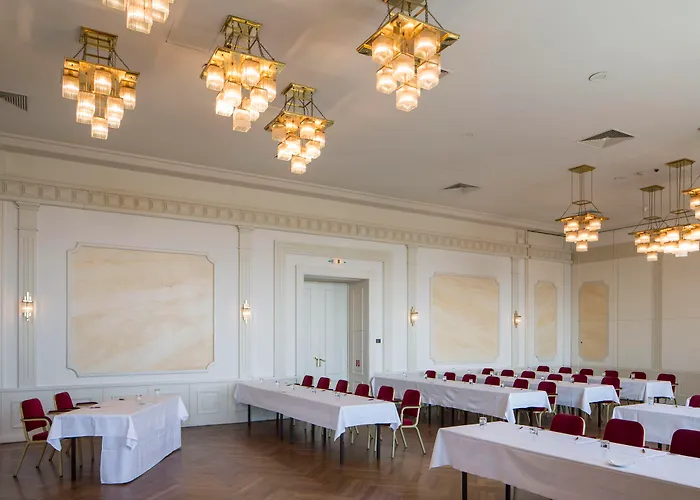 Austria Trend Schloss Wilhelminenberg Hotel 4*
